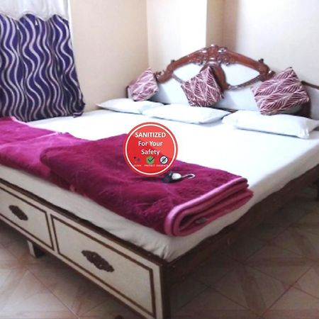Hotel P N Ganga Варанаси Экстерьер фото